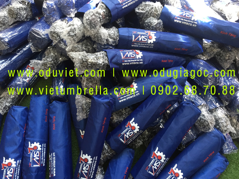 xưởng sản xuất ô dù cầm tay in logo quảng cáo